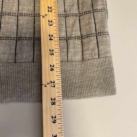 VTG Gap Men's Gray 100% Merino Wool Sweater Size L Windowpane V Neck Long Sleeve - Picture 8 of 8
